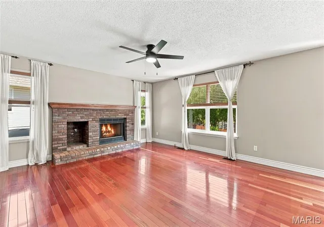 Photo 3 of Single family home for sale at 3537 Canyon Creek Dr, St Charles, MO 63303 | MLS# MIS26054608 | Listing updated on 2026-09-24