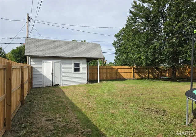 Photo 2 of Sale Pending at 313 Spruce St, Farmington, MO 63640 | MLS# MIS26054710 | Listing updated on 2026-09-11