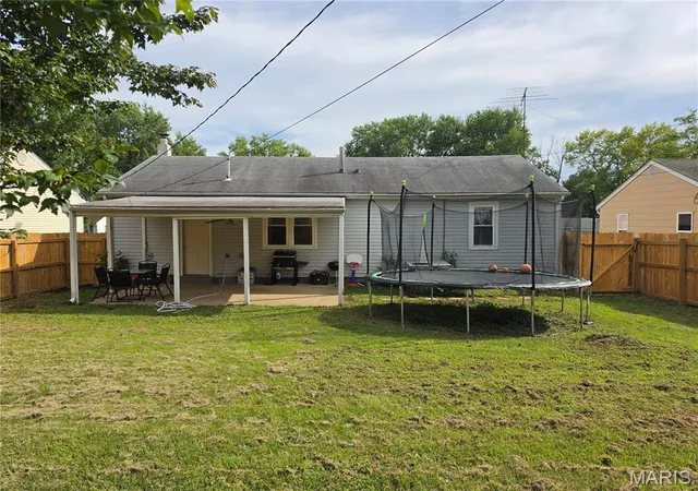 Photo 3 of Sale Pending at 313 Spruce St, Farmington, MO 63640 | MLS# MIS26054710 | Listing updated on 2026-09-11