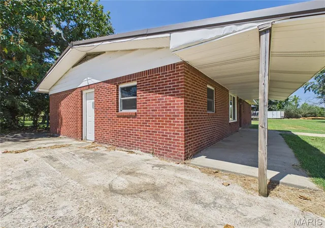 Photo 3 of Sale Pending at 39389 County Road 233, Malden, MO 63863 | MLS# MIS26054741 | Listing updated on 2026-10-01