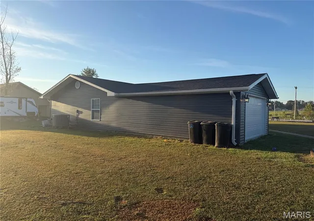 Photo 2 of Single family home for sale at 62 Marathon Ln, Poplar Bluff, MO 63901 | MLS# MIS26054747 | Listing updated on 2026-09-15