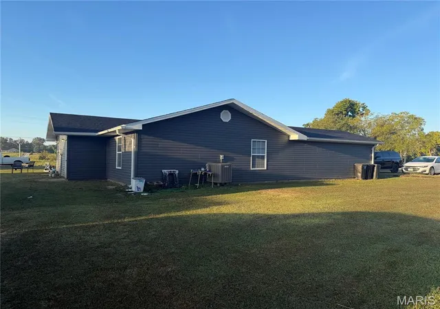 Photo 3 of Single family home for sale at 62 Marathon Ln, Poplar Bluff, MO 63901 | MLS# MIS26054747 | Listing updated on 2026-09-15