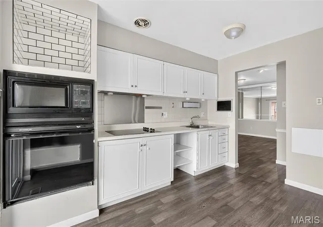 Listing Photo 4 - Condo for sale in building located at 10315 Forest Brk Ln, St. Louis, MO 63146 - Unit #F