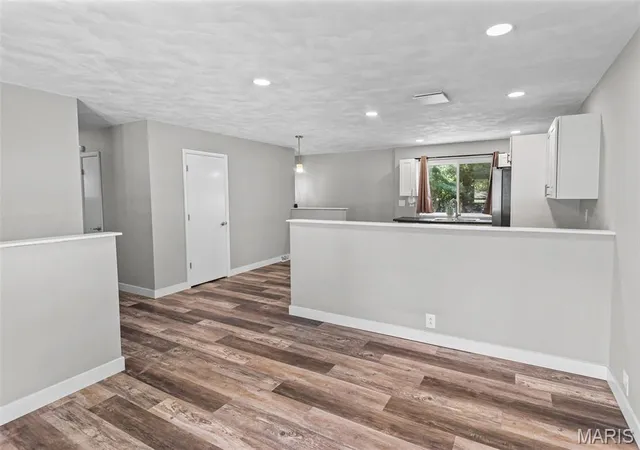 Photo 3 of Single family home for sale at 1021 Forest Ave, Belleville, IL 62220 | MLS# MIS26054794 | Listing updated on 2026-09-14