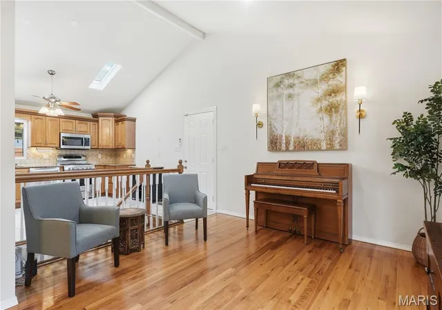 Photo 4 of Sale Pending at 1202 Orchard Lakes Dr, Saint Louis, MO 63146 | MLS# MIS26054820 | Listing updated on 2026-09-14