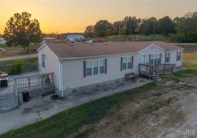 Photo 4 of Manufactured home for sale at 10135 County Rd 8010, West Plains, MO 65775 | MLS# MIS26054867 | Listing updated on 2026-10-08