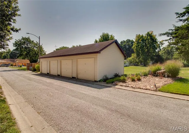 Photo 64 of Single family home for sale at 522 N Springfield St #8, Virden, IL 62690 | MLS# MIS26054906 | Listing updated on 2026-09-11
