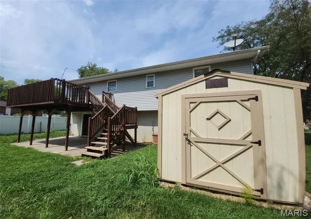 Photo 3 of Sale Pending at 5832 Blackberry Dr, Imperial, MO 63052 | MLS# MIS26054943 | Listing updated on 2026-09-11