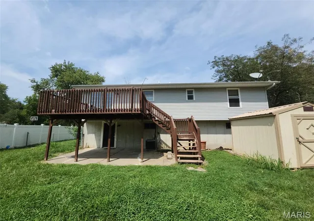 Photo 3 of Sale Pending at 5832 Blackberry Dr, Imperial, MO 63052 | MLS# MIS26054943 | Listing updated on 2026-09-11