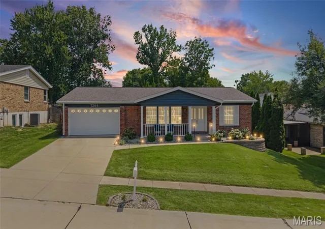 Photo 4 of Sale Pending at 7264 Orchid Meadow Ct, Saint Louis, MO 63129 | MLS# MIS26054977 | Listing updated on 2026-09-14