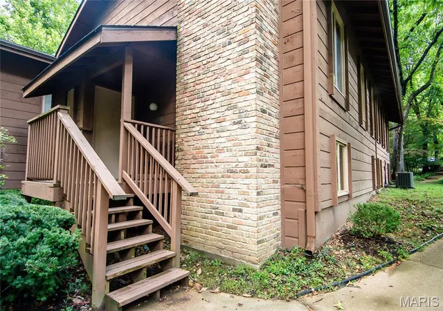 Photo 1 of Sale Pending at 1590 Autumn Leaf Dr, Ballwin, MO 63021 | MLS# MIS26054990 | Listing updated on 2026-09-15