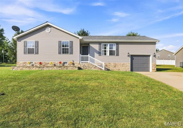 Photo 1 of Sale Pending at 1137 Stone Crst, Bonne Terre, MO 63628 | MLS# MIS26055022 | Listing updated on 2026-09-26