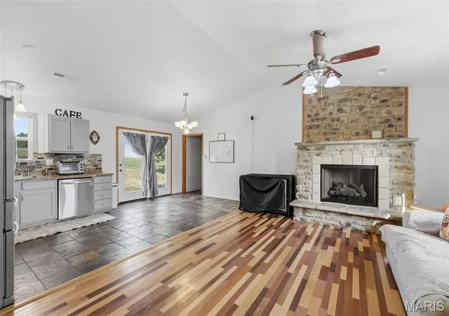 Photo 3 of Sale Pending at 1137 Stone Crst, Bonne Terre, MO 63628 | MLS# MIS26055022 | Listing updated on 2026-09-26