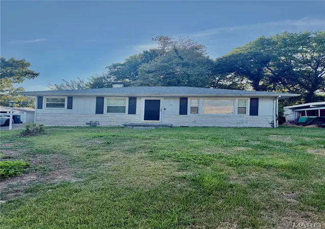 Photo 2 of Single family home for sale at 511 Judith Ann Pl, Fairview Heights, IL 62208 | MLS# MIS26055052 | Listing updated on 2026-09-23