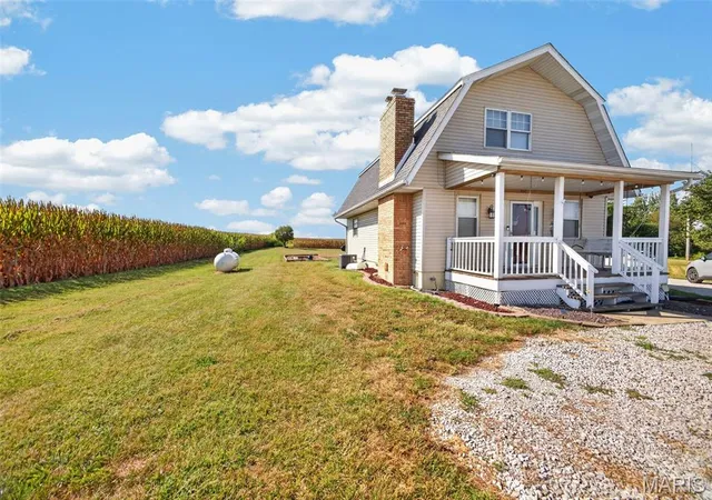 Photo 2 of Single family home for sale at 304 State Ave, Pocahontas, IL 62275 | MLS# MIS26055081 | Listing updated on 2026-09-28