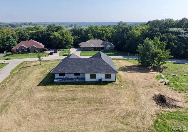 Photo 2 of Single family home for sale at 52839 Norwoods Pl, Hannibal, MO 63401 | MLS# MIS26055093 | Listing updated on 2026-09-14