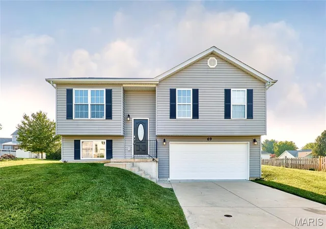 Photo 1 of Single family home for sale at 69 Matt Joyce Ct, Warrenton, MO 63383 | MLS# MIS26055095 | Listing updated on 2026-09-15