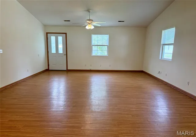 Photo 3 of Single family home for sale at 1201 W Locust St, Bowling Green, MO 63334 | MLS# MIS26055167 | Listing updated on 2026-09-10