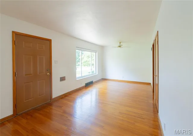 Photo 3 of Single family home for sale at 5013 Stellamac Dr, St Louis, MO 63123 | MLS# MIS26055195 | Listing updated on 2026-09-21