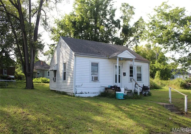 Photo 2 of Single family home for sale at 521 Asher St, Cape Girardeau, MO 63703 | MLS# MIS26055199 | Listing updated on 2026-09-09
