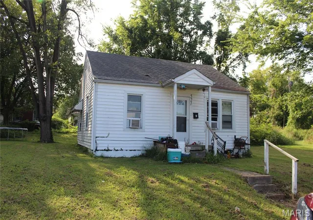 Photo 3 of Single family home for sale at 521 Asher St, Cape Girardeau, MO 63703 | MLS# MIS26055199 | Listing updated on 2026-09-09