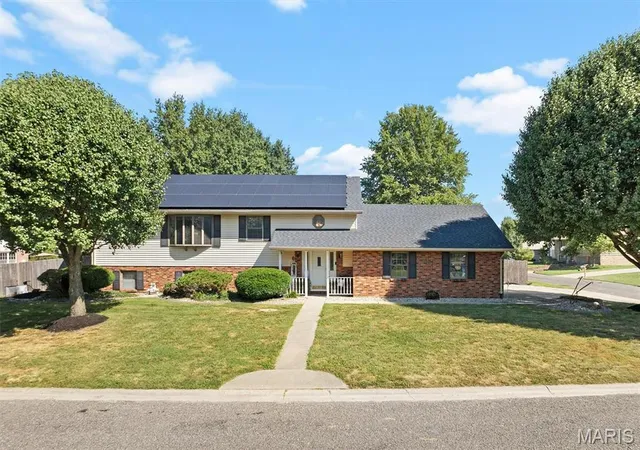 Photo 2 of Single family home for sale at 161 Stahl Dr, Smithton, IL 62285 | MLS# MIS26055369 | Listing updated on 2026-09-14