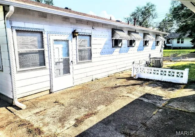 Photo 4 of Single family home for sale at 8601 Octavia Ave, Jennings, MO 63136 | MLS# MIS26055376 | Listing updated on 2026-09-11