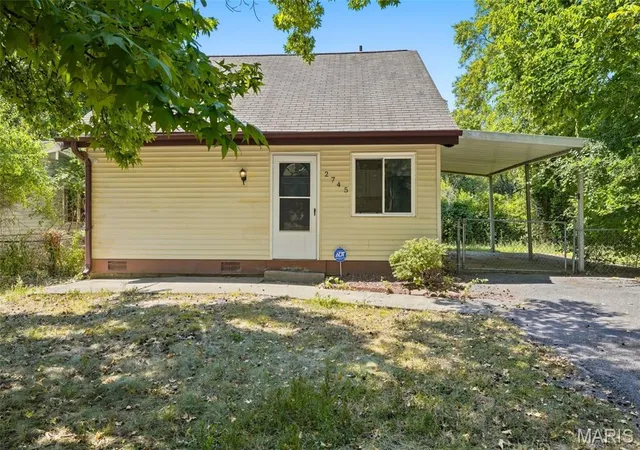 Photo 1 of Single family home for sale at 2745 Grants Pkwy, Florissant, MO 63031 | MLS# MIS26055389 | Listing updated on 2026-09-15