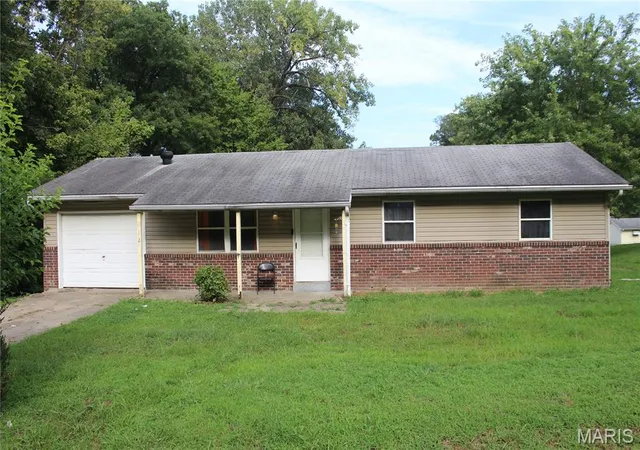 Photo 1 of Sale Pending at 1726 N Main St, Cape Girardeau, MO 63701 | MLS# MIS26055440 | Listing updated on 2026-09-13