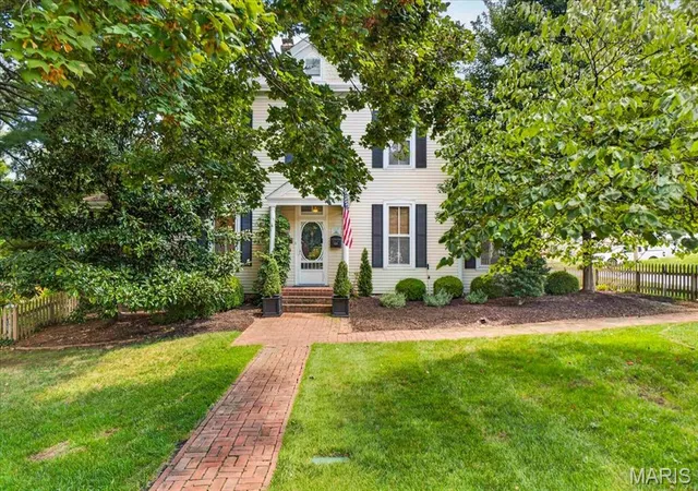 Photo 2 of Single family home for sale at 428 N Taylor Ave, Kirkwood, MO 63122 | MLS# MIS26055444 | Listing updated on 2026-09-22