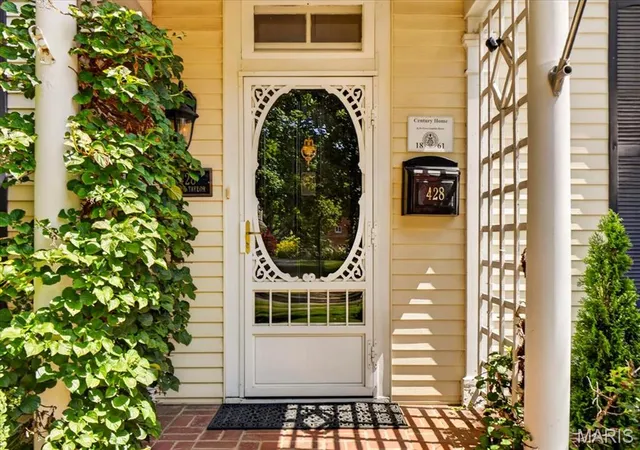 Photo 3 of Single family home for sale at 428 N Taylor Ave, Kirkwood, MO 63122 | MLS# MIS26055444 | Listing updated on 2026-09-22