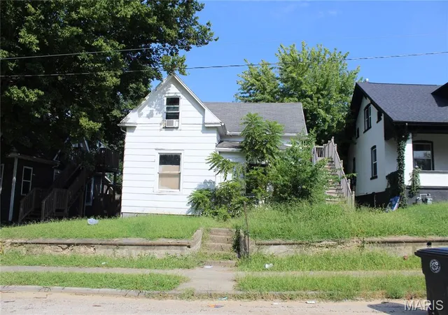 Photo 2 of Multi family home for sale at 132 S Benton St, Cape Girardeau, MO 63703 | MLS# MIS26055448 | Listing updated on 2026-09-09