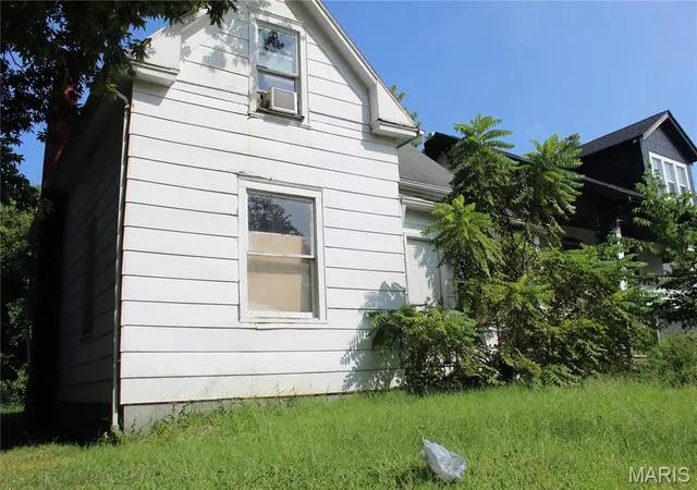 Photo 3 of Multi family home for sale at 132 S Benton St, Cape Girardeau, MO 63703 | MLS# MIS26055448 | Listing updated on 2026-09-09