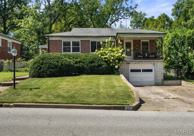Photo 1 of Sale Pending at 1613 Salem Hills Dr, Saint Louis, MO 63119 | MLS# MIS26055459 | Listing updated on 2026-09-15