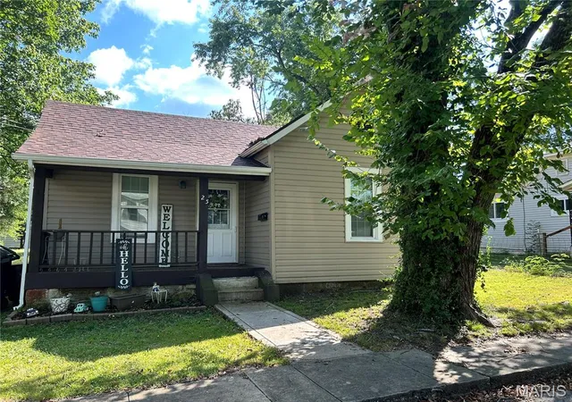 Photo 1 of Sale Pending at 25 C St, Bonne Terre, MO 63628 | MLS# MIS26055466 | Listing updated on 2026-09-11