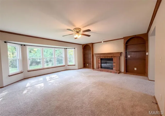 Photo 3 of Sale Pending at 923 Keeneland Rd, Florissant, MO 63034 | MLS# MIS26055506 | Listing updated on 2026-09-17