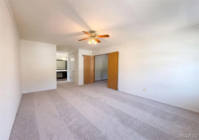Photo 3 of Sale Pending at 923 Keeneland Rd, Florissant, MO 63034 | MLS# MIS26055506 | Listing updated on 2026-09-17
