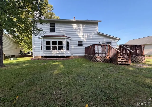 Photo 4 of Sale Pending at 923 Keeneland Rd, Florissant, MO 63034 | MLS# MIS26055506 | Listing updated on 2026-09-17