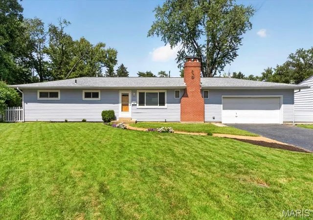 Photo 1 of Single family home for sale at 4725 Candace Dr, St Louis, MO 63123 | MLS# MIS26055540 | Listing updated on 2026-10-06