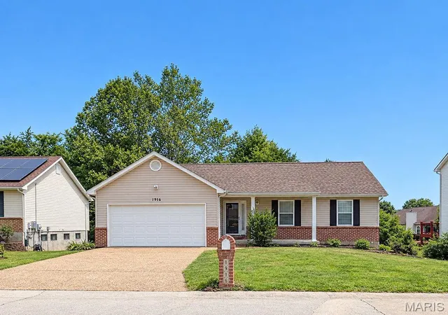 Photo 2 of Single family home for sale at 1916 Iditarod Trl, Festus, MO 63028 | MLS# MIS26055694 | Listing updated on 2026-09-11