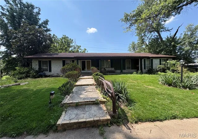 Photo 1 of Sale Pending at 12404 Merrick Dr, Unincorporated, MO 63146 | MLS# MIS26055696 | Listing updated on 2026-09-15