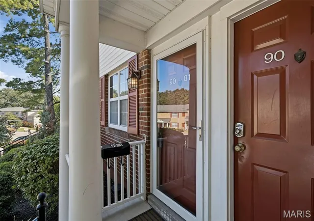Photo 2 of Condo for sale at 9081 W Swan Cir, Saint Louis, MO 63144 | MLS# MIS26055700 | Listing updated on 2026-10-01