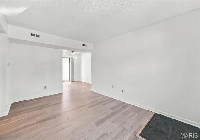 Photo 3 of Condo for sale at 9081 W Swan Cir, Saint Louis, MO 63144 | MLS# MIS26055700 | Listing updated on 2026-10-01