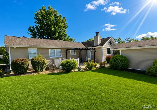 Single family home for sale at 106 Arizona St, New Haven, MO 63068 | MLS# MIS26055760
