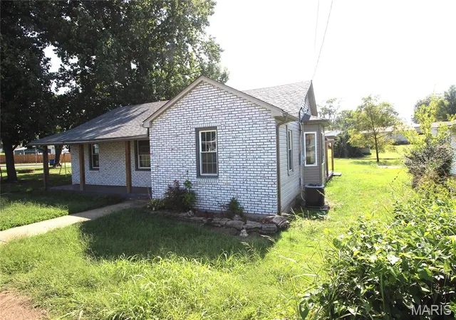 Photo 2 of Single family home for sale at 205 S Jackson St, Desloge, MO 63601 | MLS# MIS26055774 | Listing updated on 2026-10-05