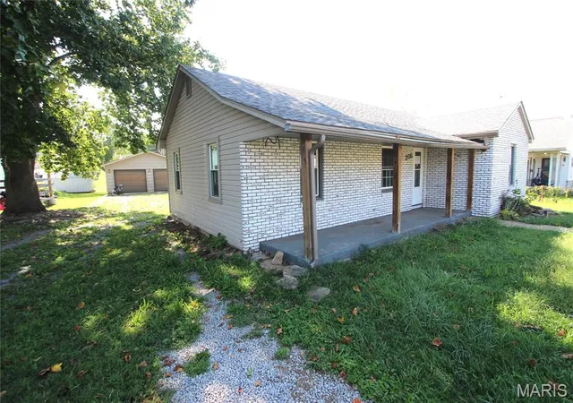Photo 3 of Single family home for sale at 205 S Jackson St, Desloge, MO 63601 | MLS# MIS26055774 | Listing updated on 2026-10-05