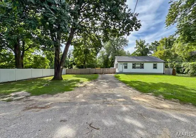 Photo 2 of Single family home for sale at 10103 Mayfair Dr, Saint Louis, MO 63136 | MLS# MIS26055808 | Listing updated on 2026-09-26