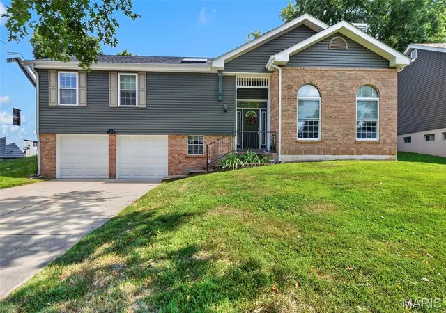 Single family home for sale at 1318 Westbrooke Meadows Ln, Ballwin, MO 63021 | MLS# MIS26055872