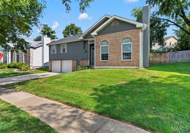 Photo 2 of Sale Pending at 1318 Westbrooke Meadows Ln, Ballwin, MO 63021 | MLS# MIS26055872 | Listing updated on 2026-09-22