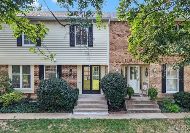 Photo 1 of Townhouse for sale at 808 Coalport Dr, Saint Louis, MO 63141 | MLS# MIS26055901 | Listing updated on 2026-09-15